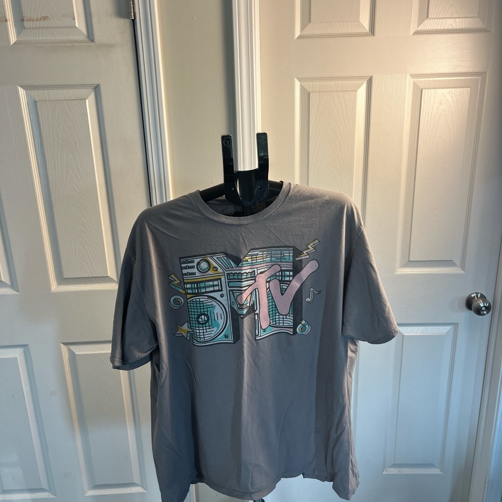 Gray MTV Graphic T-Shirt